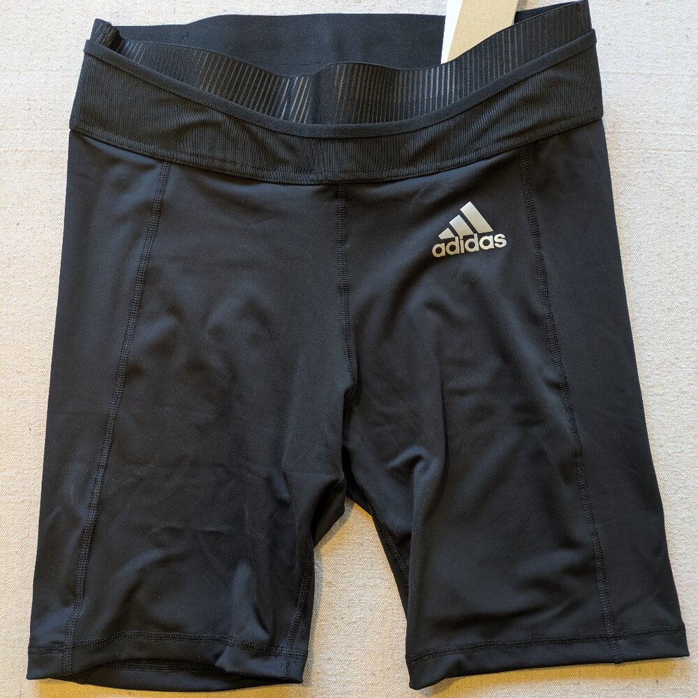 Women’s Large Adidas Tech Fit 7 Inch Compression Shorts Tights